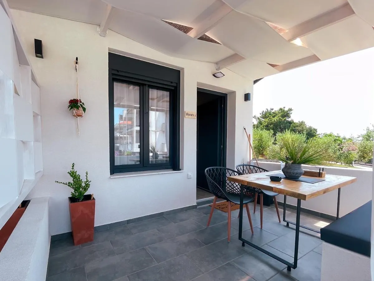 Kır Evi Gardy Rooms Nea Kallikrateia