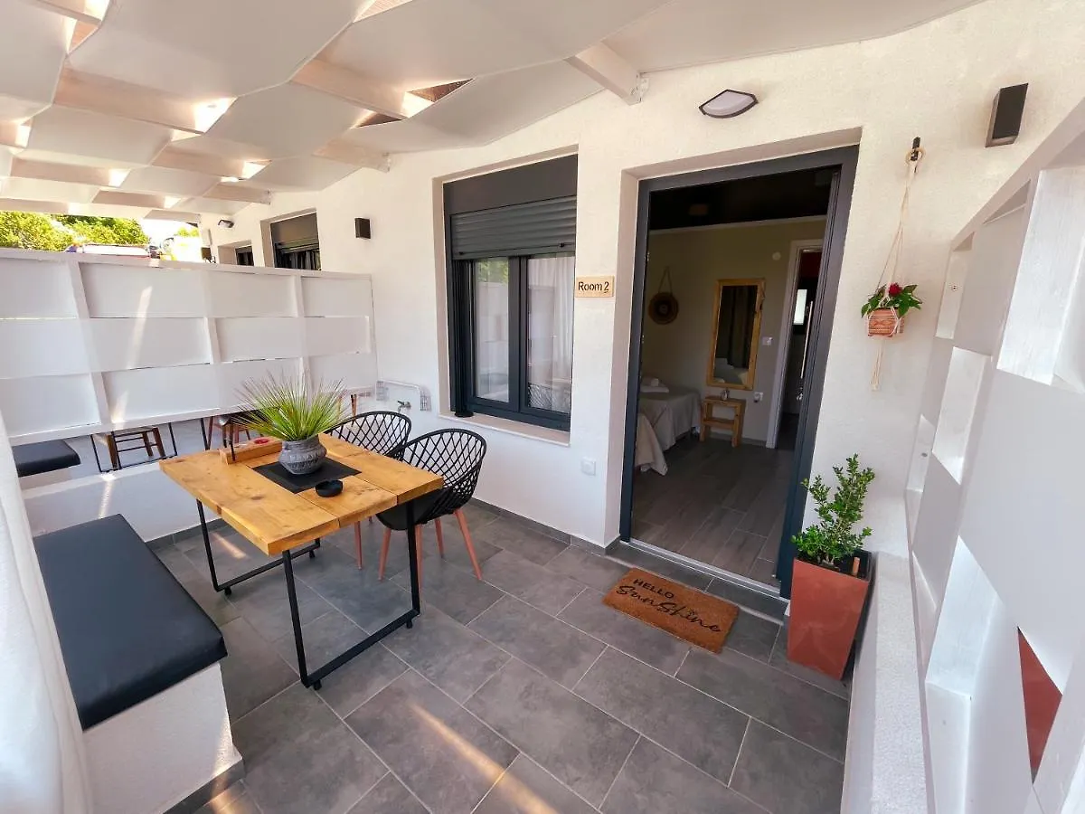 Gardy Rooms Nea Kallikrateia