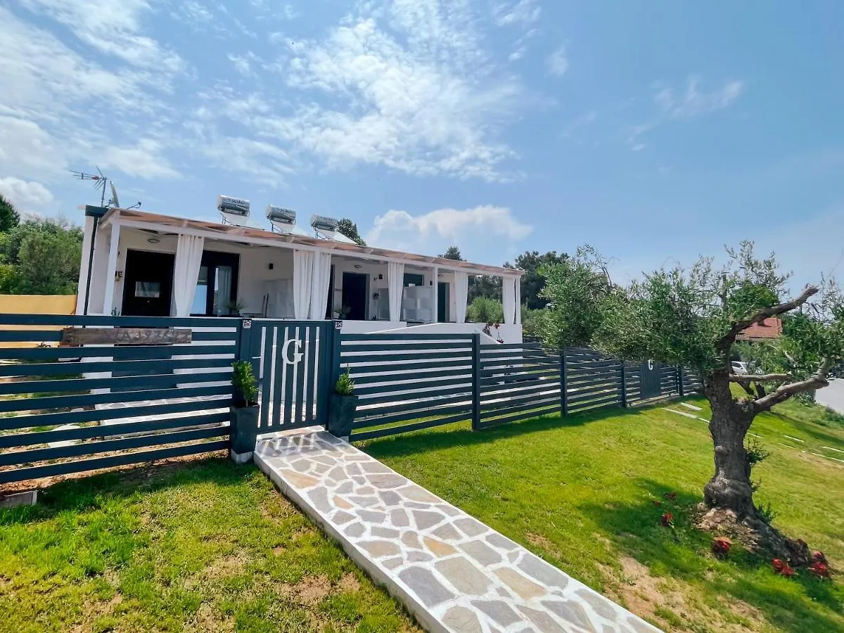 Gardy Rooms Nea Kallikrateia 0*,  Greece